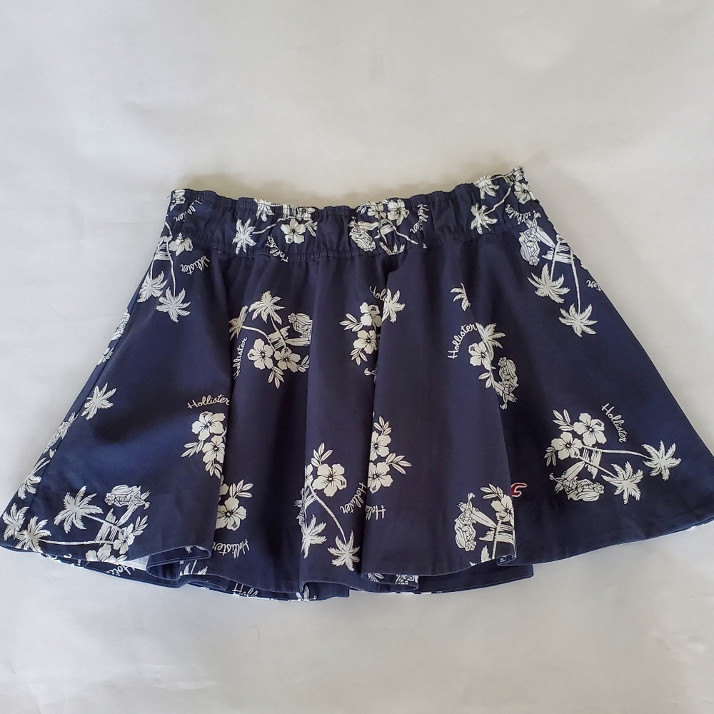 NWT Hollister navy blue Hawaiian floral skater skirt